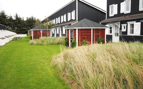 Hermanda - 100M to the Fjord: Gras, Groundcover, Gazon, Tuin, Werf, Landscaping, Landgoed, Schaduw, Kunstgras, Boerderij