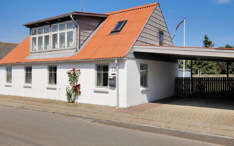 Gertina - 40M to the Fjord: Dak, Gebouw, Venster, Huis, Huis, Architectuur, Woongebied, Verblijf, Siding, Samengesteld Materiaal