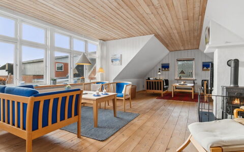 Gertina - 40M to the Fjord: Meubilair, Interieur Ontwerp, Flooring, Hout, Verdieping, Plafond, Houten Vloer, Stoel, Tafel, Verlichting