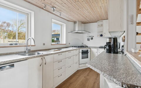Gertina - 40M to the Fjord: Meubilair, Interieur Ontwerp, Flooring, Hout, Verdieping, Plafond, Houten Vloer, Stoel, Tafel, Verlichting