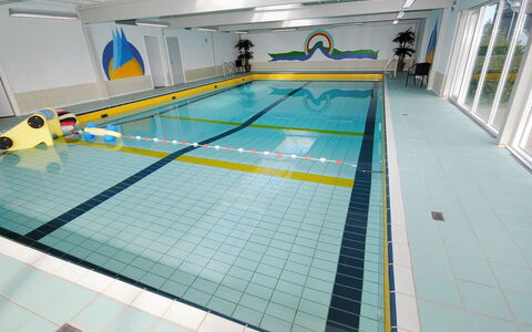 Benta - 150M to the Fjord: Zwembad, Flooring, Verdieping, Samengesteld Materiaal, Vrije Tijd, Recreatiecentrum, Hal, Indoor Games En Sport