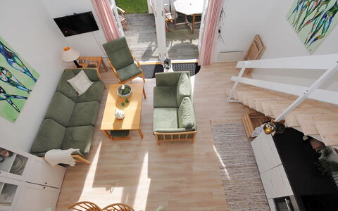 Benta - 150M to the Fjord: Meubilair, Interieur Ontwerp, Flooring, Verdieping, Bankstel, Hout, Houten Vloer, Woonkamer, Kamer, Appartement