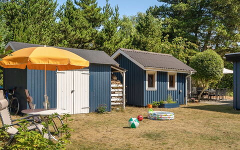 Sebastian - 100M to the Fjord: Meubilair, Interieur Ontwerp, Flooring, Hout, Verdieping, Plafond, Houten Vloer, Stoel, Tafel, Verlichting