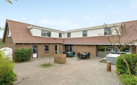 Rahild - 2Km to the Fjord: Dak, Huis, Land Lot, Huis, Verblijf, Landgoed, Garden Gebouwen, Schaduw, Blokhut, Landscaping