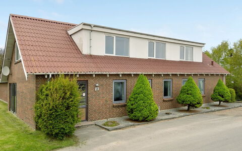 Rahild - 2Km to the Fjord: Dak, Huis, Land Lot, Huis, Verblijf, Landgoed, Garden Gebouwen, Schaduw, Blokhut, Landscaping