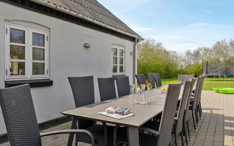Folkar - 3Km to the Fjord: Meubilair, Interieur Ontwerp, Flooring, Hout, Verdieping, Plafond, Houten Vloer, Stoel, Tafel, Verlichting