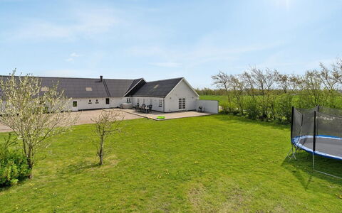 Folkar - 3Km to the Fjord: Meubilair, Interieur Ontwerp, Flooring, Hout, Verdieping, Plafond, Houten Vloer, Stoel, Tafel, Verlichting