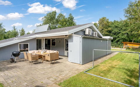 Gudfast - 300M to the Fjord: Architectuur, Dak, Huis, Samengesteld Materiaal, Daylighting, Siding, Oprit