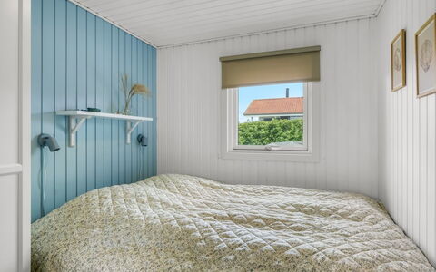 Pavo - 300M to the Fjord: Hout, Interieur Ontwerp, Verdieping, Flooring, Slaapkamer, Plafond, Linens, Bed, Kamer, Bedding