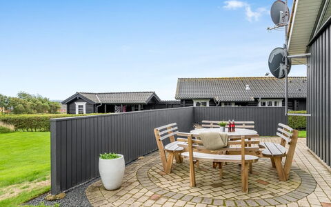 Malila - 400M to the Fjord: Huis, Dak, Huis, Verblijf, Schuur, Garden Gebouwen, Siding, Werf, Blokhut, Hut