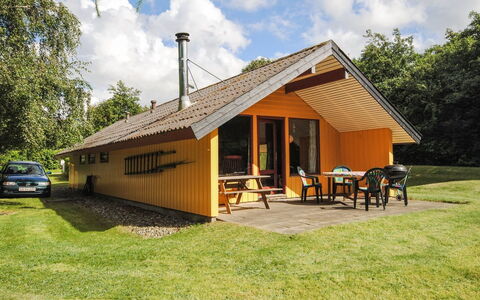 Naema - 600M to the Fjord: Huis, Huis, Dak, Woongebied, Verblijf, Landgoed, Boerderij, Gazon, Landscaping, Siding