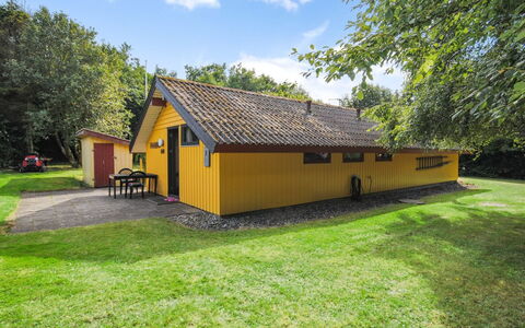 Naema - 600M to the Fjord: Huis, Huis, Dak, Woongebied, Verblijf, Landgoed, Boerderij, Gazon, Landscaping, Siding