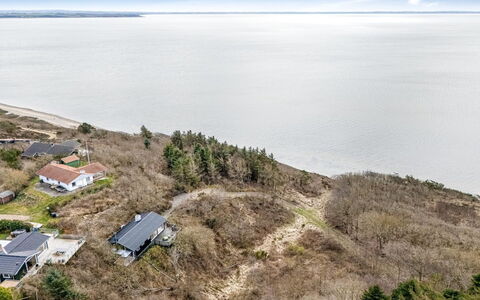 Heera - 100M to the Fjord: Meubilair, Interieur Ontwerp, Flooring, Hout, Verdieping, Plafond, Houten Vloer, Stoel, Tafel, Verlichting