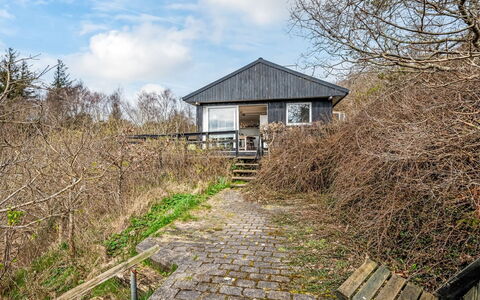 Heera - 100M to the Fjord: Meubilair, Interieur Ontwerp, Flooring, Hout, Verdieping, Plafond, Houten Vloer, Stoel, Tafel, Verlichting