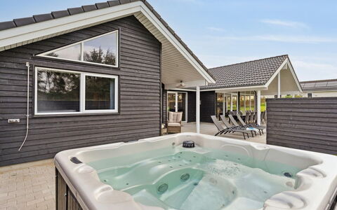 Sibbe - 500M to the Fjord: Huis, Siding, Landgoed, Dek, Ontwerp, Toevlucht, Zwembad, Buitenmeubels, Patio, Veranda