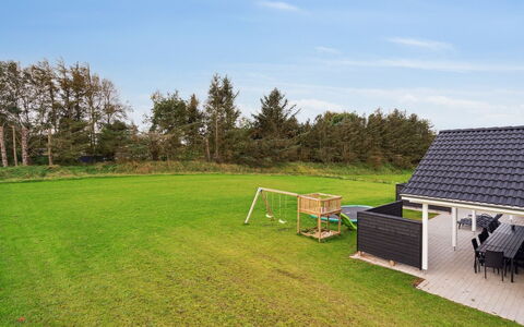 Sibbe - 500M to the Fjord: Gras, Land Lot, Gazon, Verblijf, Tuin, Schaduw, Boerderij, Landgoed, Werf, Backyard