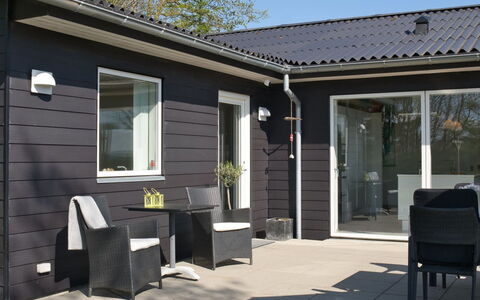 Elissa - 50M to the Fjord: Meubilair, Interieur Ontwerp, Flooring, Hout, Verdieping, Plafond, Houten Vloer, Stoel, Tafel, Verlichting