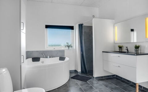 Eloise - 50M to the Fjord: Architectuur, Dak, Huis, Samengesteld Materiaal, Daylighting, Siding, Oprit