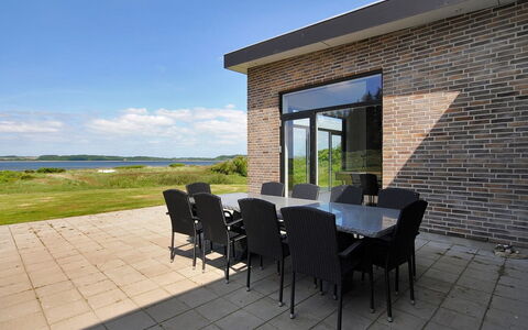 Eloise - 50M to the Fjord: Meubilair, Huis, Buitentafel, Buitenmeubels, Stoel, Keuken En Eettafel, Landgoed, Steen, Ontwerp, Patio