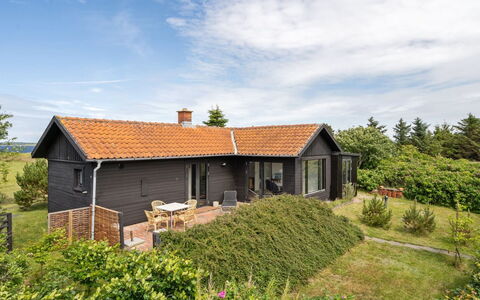 Lok - 90M to the Fjord: Hout, Dak, Architectuur, Huis, Huis, Verblijf, Siding, Hardwood, Helling, Landgoed