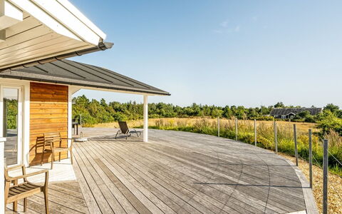 Eljas - 200M to the Fjord: Meubilair, Interieur Ontwerp, Flooring, Hout, Verdieping, Plafond, Houten Vloer, Stoel, Tafel, Verlichting