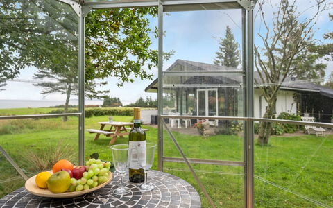 Kaleva - 200M to the Fjord: Meubilair, Interieur Ontwerp, Flooring, Hout, Verdieping, Plafond, Houten Vloer, Stoel, Tafel, Verlichting