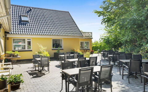 Rina - 30M to the Fjord: Dak, Huis, Land Lot, Huis, Verblijf, Landgoed, Garden Gebouwen, Schaduw, Blokhut, Landscaping