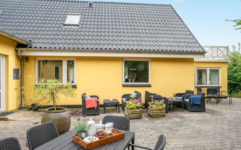 Rina - 30M to the Fjord: Dak, Huis, Land Lot, Huis, Verblijf, Landgoed, Garden Gebouwen, Schaduw, Blokhut, Landscaping