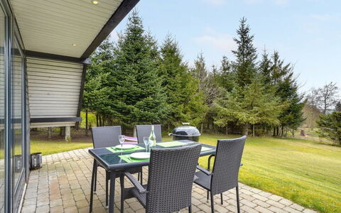 Brunhild - 300M to the Fjord: Dak, Huis, Land Lot, Huis, Verblijf, Landgoed, Garden Gebouwen, Schaduw, Blokhut, Landscaping