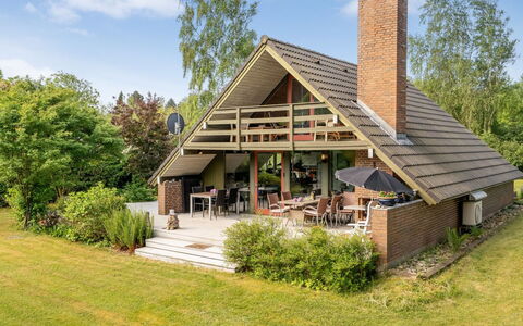 Paale - 200M to the Fjord: Meubilair, Interieur Ontwerp, Flooring, Hout, Verdieping, Plafond, Houten Vloer, Stoel, Tafel, Verlichting
