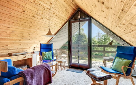 Paale - 200M to the Fjord: Meubilair, Interieur Ontwerp, Flooring, Hout, Verdieping, Plafond, Houten Vloer, Stoel, Tafel, Verlichting