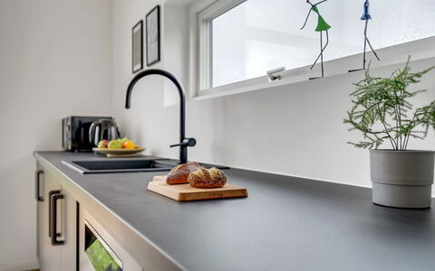 Aatami - 500M from the Sea: Keuken, Countertop, Interieur Ontwerp, Flooring, Loodgieterswerkinrichting, Gootsteen, Cabinetry, Toestel Van De Keuken, Meubilair, Kraan