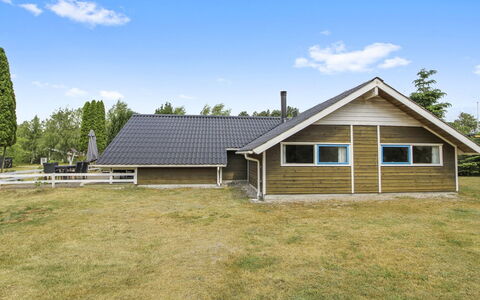 Dedo - 300M from the Sea: Dak, Huis, Land Lot, Huis, Verblijf, Landgoed, Garden Gebouwen, Schaduw, Blokhut, Landscaping