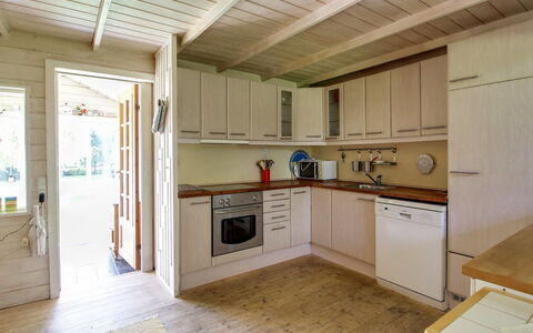 Efimija - 7Km from the Sea: Dak, Huis, Huis, Verblijf, Siding, Landgoed, Oprit, Garden Gebouwen, Werf, Schuur