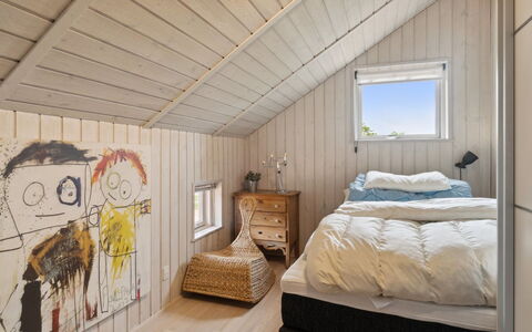Stefani - 1Km from the Sea: Slaapkamer, Bed, Hout, Bedding, Interieur Ontwerp, Laken, Meubilair, Plafond, Huis, Linens