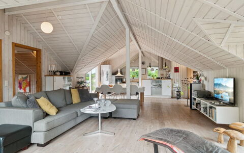Stefani - 1Km from the Sea: Hout, Plafond, Huis, Verblijf, Houten Vloer, Woonkamer, Hardwood, Plank, Blokhut