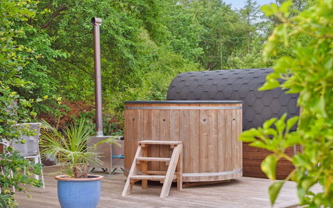 Stefani - 1Km from the Sea: Hout, Samengesteld Materiaal, Tuin, Beits, Dek, Hardwood, Backyard, Bloempot, Werf, Ontwerp