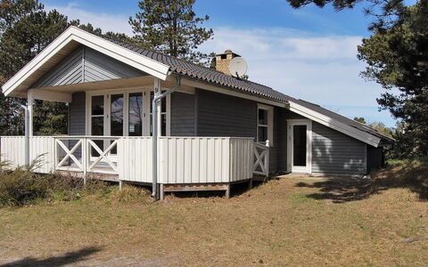 Alfride - 350M from the Sea: Dak, Huis, Huis, Verblijf, Siding, Landgoed, Oprit, Garden Gebouwen, Werf, Schuur