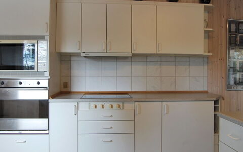 Alfride - 350M from the Sea: Dak, Huis, Huis, Verblijf, Siding, Landgoed, Oprit, Garden Gebouwen, Werf, Schuur