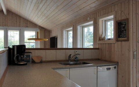 Alfride - 350M from the Sea: Dak, Huis, Huis, Verblijf, Siding, Landgoed, Oprit, Garden Gebouwen, Werf, Schuur