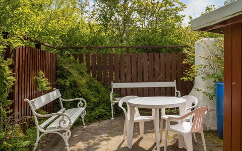 Vian - 200M from the Sea: Meubilair, Buitenmeubels, Buitentafel, Stoel, Tuin, Schaduw, Backyard, Beits, Werf, Keuken En Eettafel