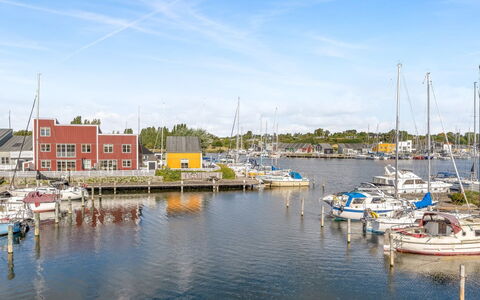 Milo - 5M from the Sea: Boot, Water, Zwemwater, Watercraft, Jachthaven, Waterweg, Boten En Varen - Materialen En Benodigdheden, Haven, Kanaal, Haven