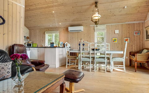 Fiallar - 7.5Km from the Sea: Woongebied, Dak, Voorstad, Oprit, Landgoed, Schoorsteen