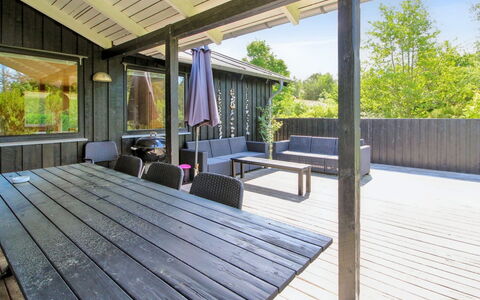Nette - 300M from the Sea: Meubilair, Interieur Ontwerp, Flooring, Hout, Verdieping, Plafond, Houten Vloer, Stoel, Tafel, Verlichting