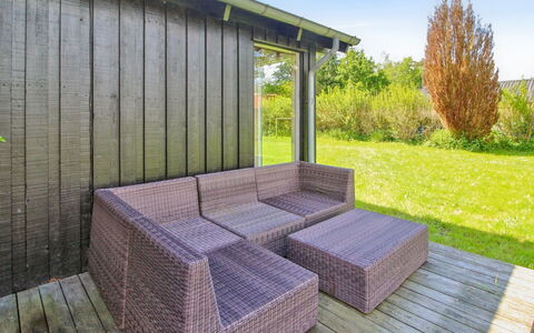 Nette - 300M from the Sea: Meubilair, Interieur Ontwerp, Flooring, Hout, Verdieping, Plafond, Houten Vloer, Stoel, Tafel, Verlichting