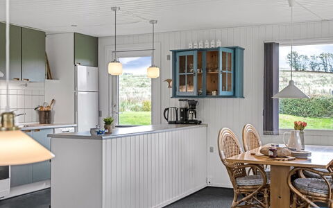 Hila - 900M from the Sea: Interieur Ontwerp, Plafond, Meubilair, Lichte Inrichting, Huis, Countertop, Keuken, Stoel, Cabinetry, Kamerplant