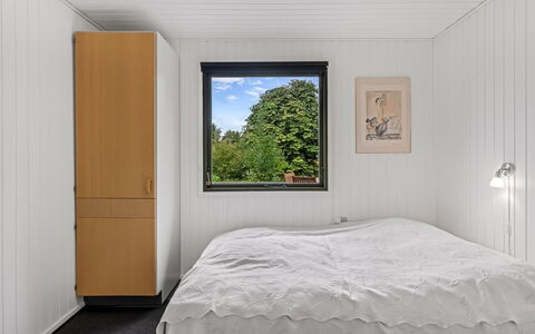 Hila - 900M from the Sea: Muur, Hout, Slaapkamer, Interieur Ontwerp, Plafond, Verdieping, Bed, Laken, Bedding, Bed Frame