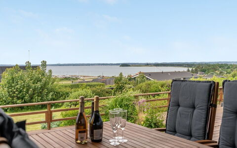 Mahilo - 300M from the Sea: Zwembad, Buitenmeubels, Meubilair, Toevlucht, Flagstone, Eco Hotel, Schaduw, Stoel, Vrije Tijd, Landgoed