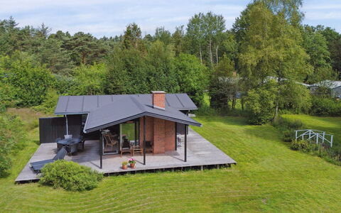 Skjold - 600M from the Sea: Verblijf, Huis, Huis, Dak, Veranda, Landgoed, Siding, Garden Gebouwen, Boerderij, Werf