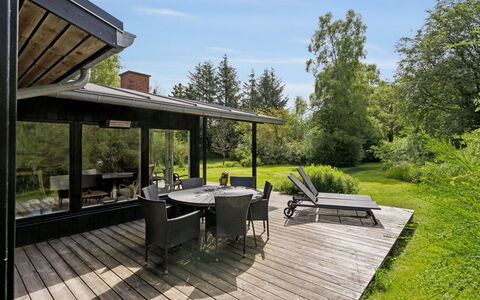 Skjold - 600M from the Sea: Verblijf, Huis, Huis, Dak, Veranda, Landgoed, Siding, Garden Gebouwen, Boerderij, Werf